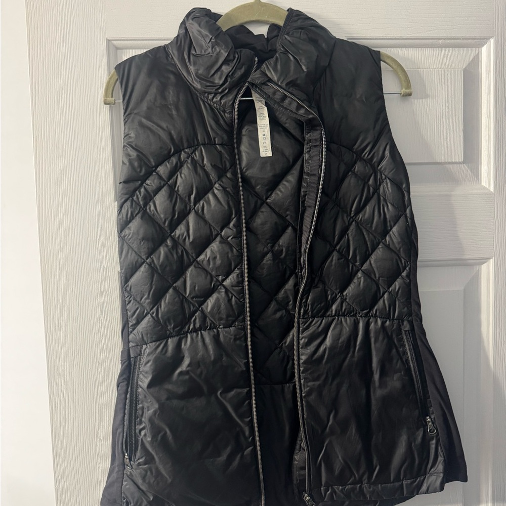 Lululemon down for a run vest